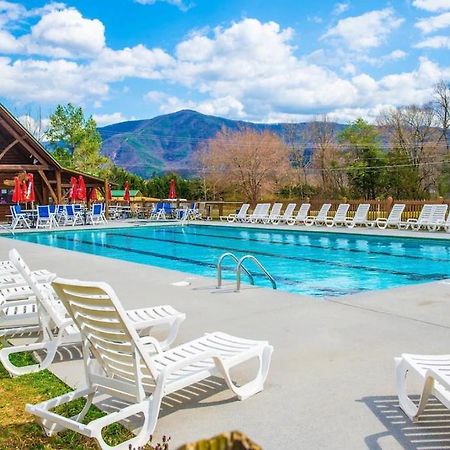 Dancing Bear Lodge By Eden Crest Sevierville Exterior photo