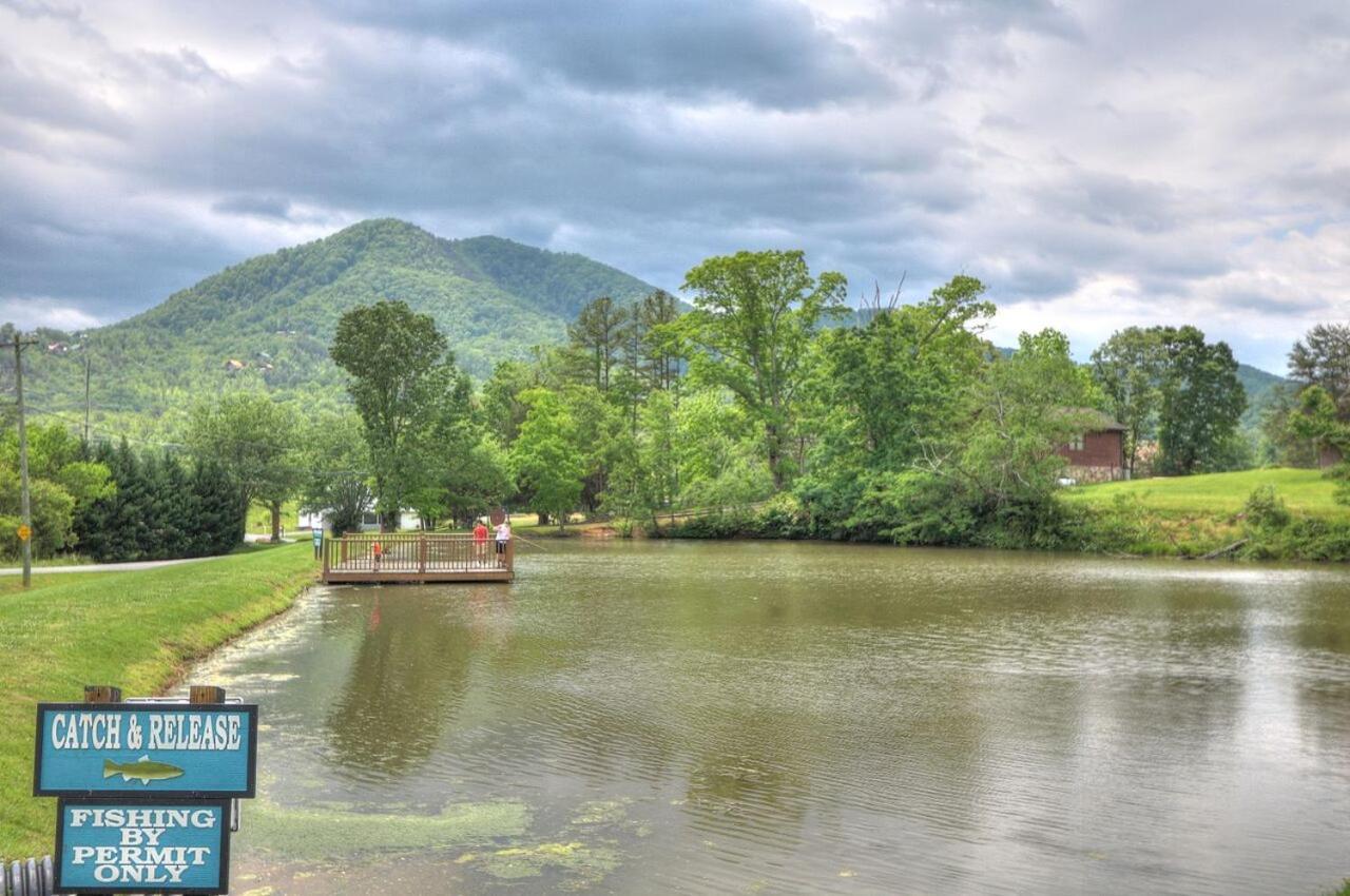 Dancing Bear Lodge By Eden Crest Sevierville Exterior photo